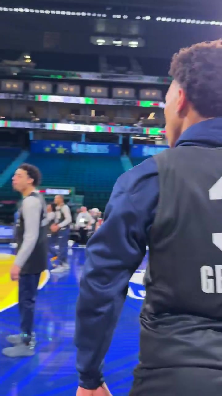 ?️开发新招式？基昂特-乔治背后甩狙三分投进 还问拍到没?