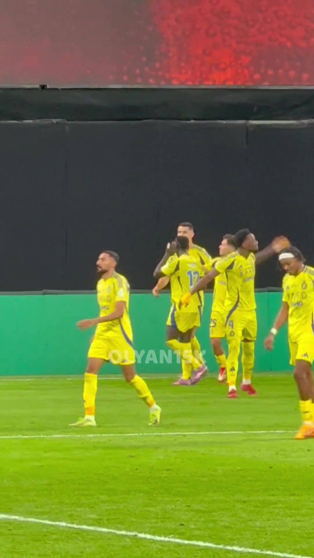 取联赛对新月首球+首胜！C罗庆祝时朝新月球迷做手掌下压动作